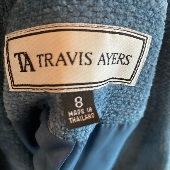 Travis Ayers, Size 8, Blue Skirt Suit, 100% Acrylic, 2 Silver Buttons & 1 pin - Picture 6 of 13